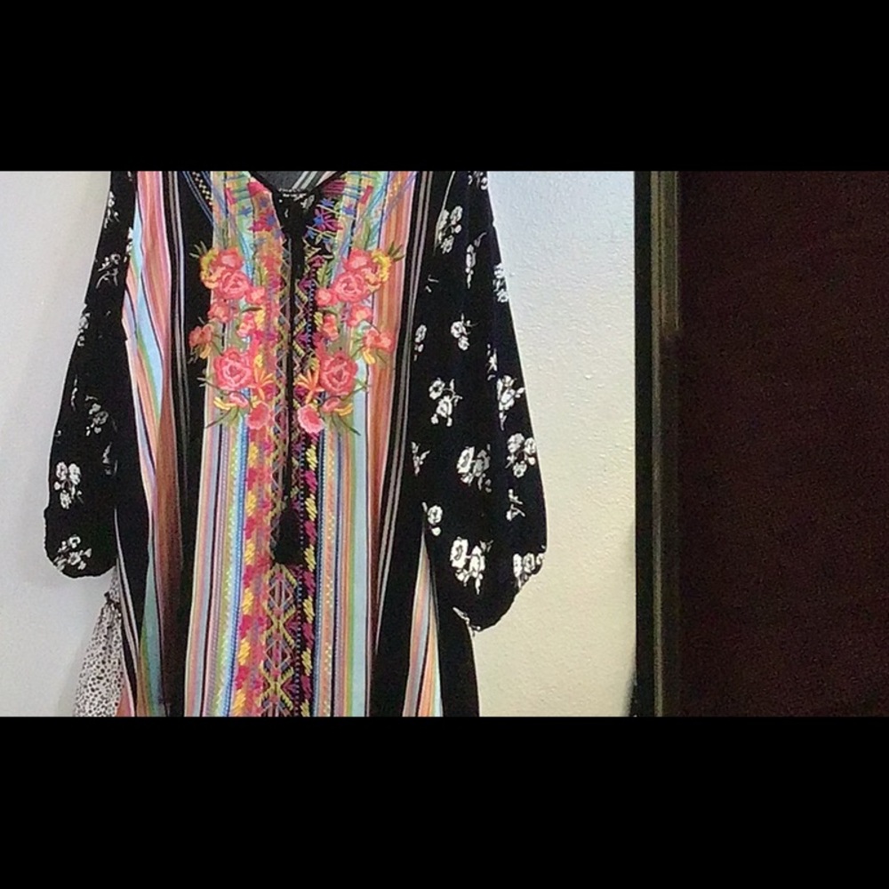 CALESAS. BLOUSE - Picture 7 of 8